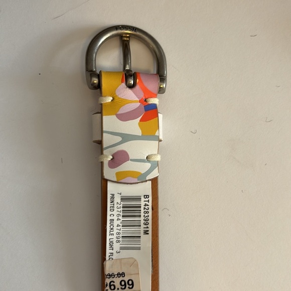FOSSIL…Colorful Floral Belt with Silver Buckle
Size Medium…NWTS…41” in length - Picture 3 of 7